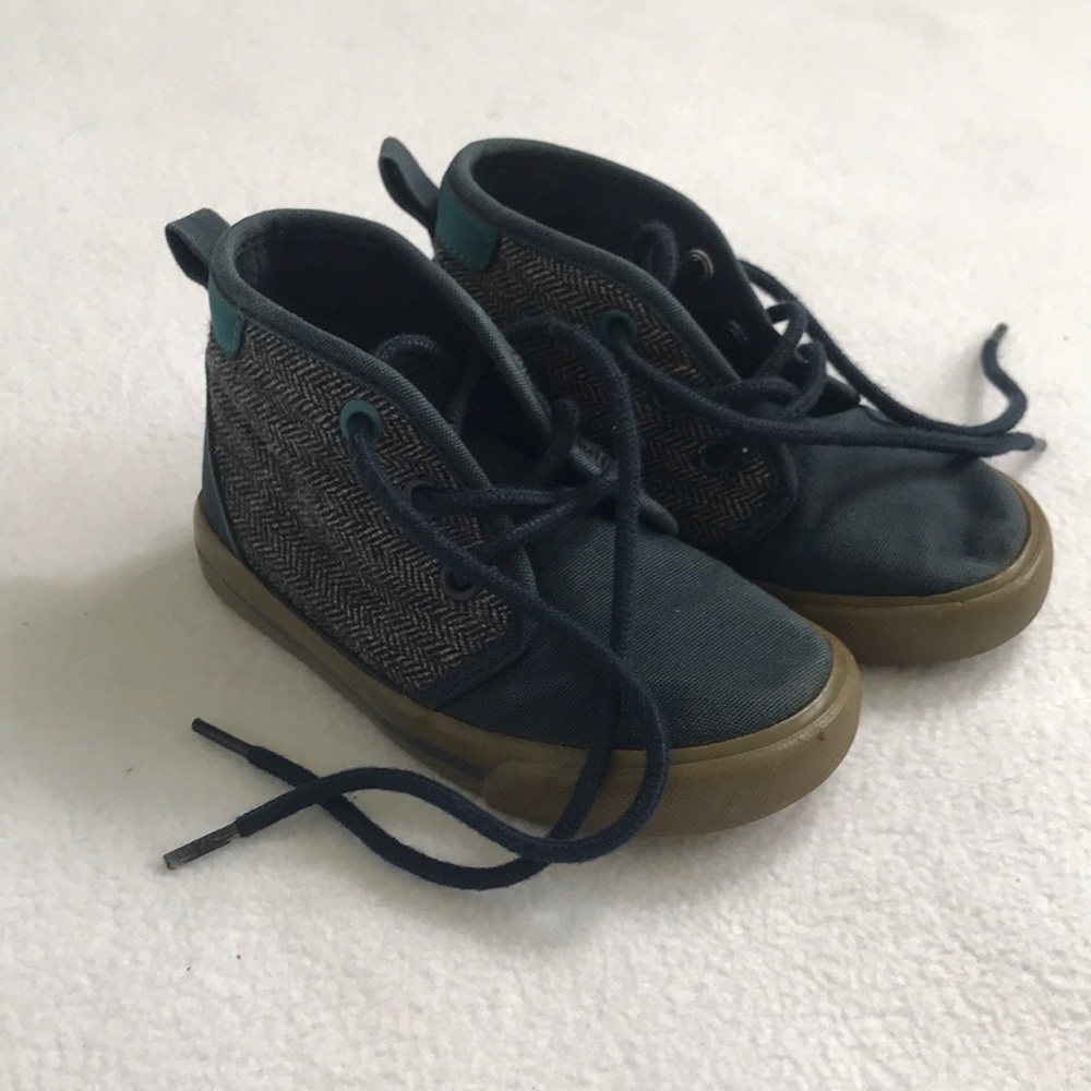 Old Navy Blue Toddler Size 7 High Top Shoes/Boots